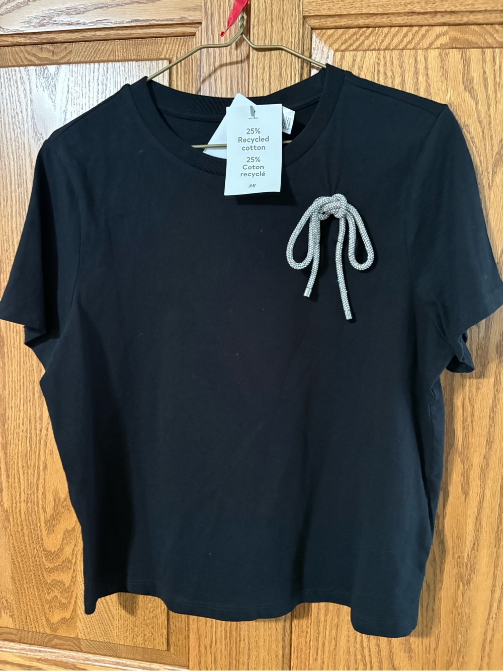 Divided Black Short Sleeve Tee with Silver Rope Bow M